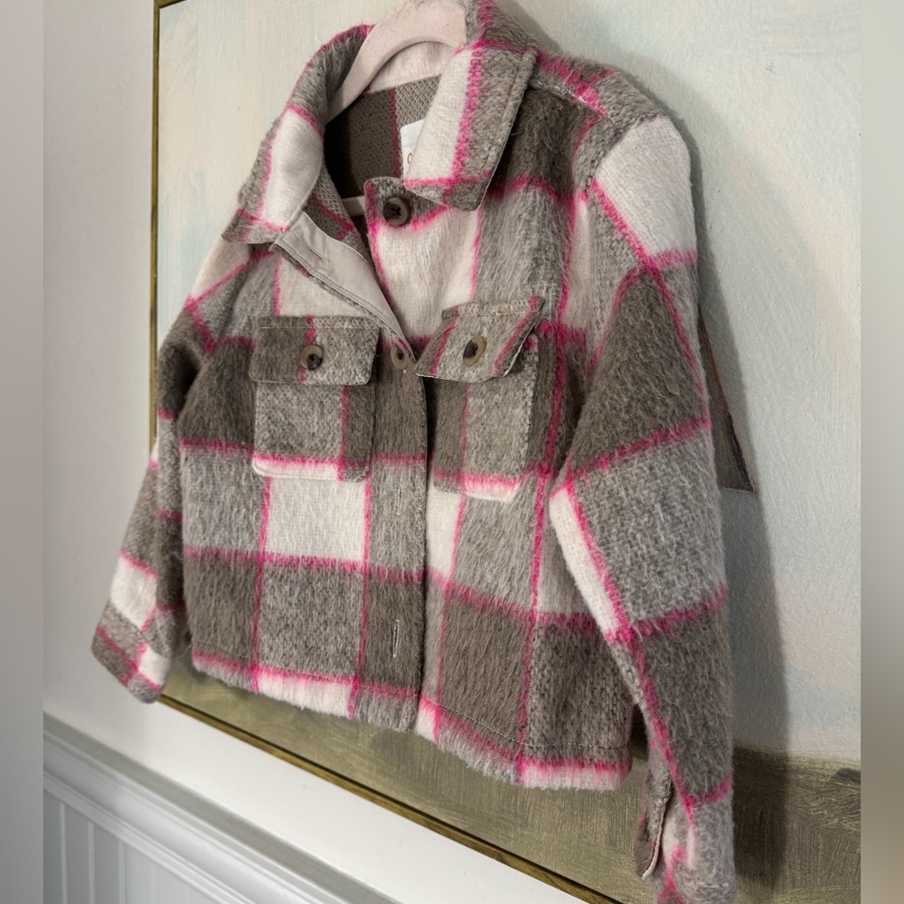 CAT & JACK Pink Tan Neutral Plaid Fuzzy Button Down Shirt Jacket Size 4/5 - Picture 3 of 5